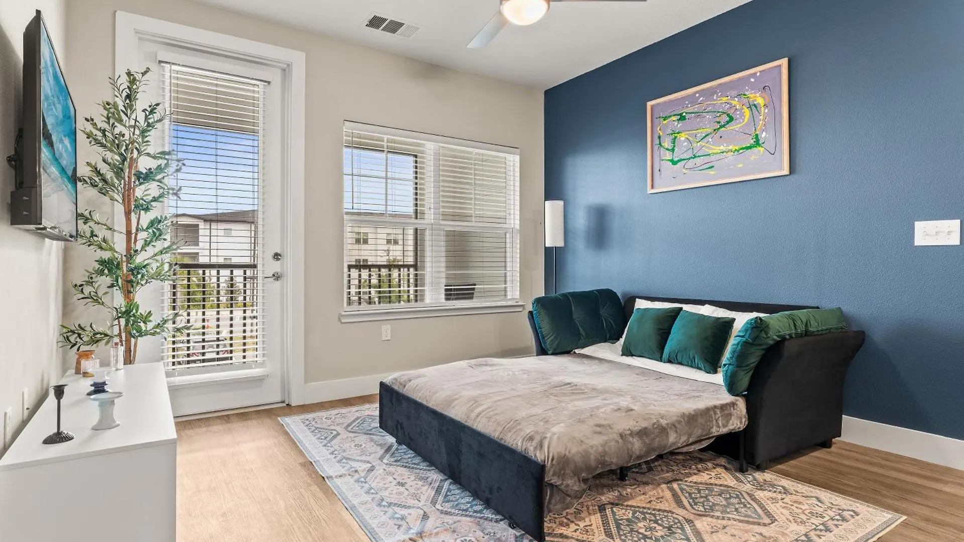 Private Full Close To Parks King Apt, Pool, Gym, Pets Allowed Orlando